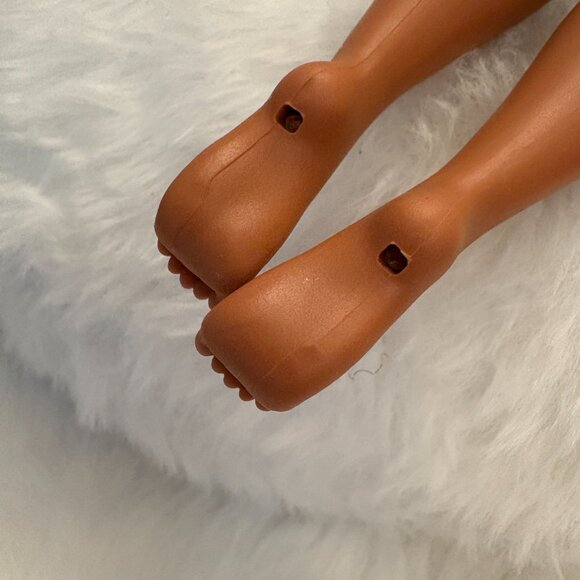 LOL Surprise OMG Winter Chill Series Icy Doll 2019 (SKU: 313TO) - Picture 12 of 16
